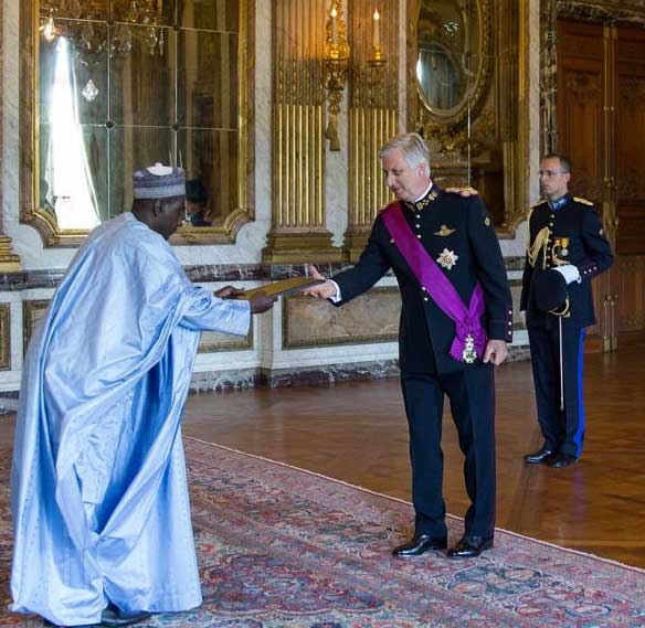 L’Ambassadeur Idé Alhassane présente ses lettres de créance à Sa Majesté le Roi Philippe de Belgique